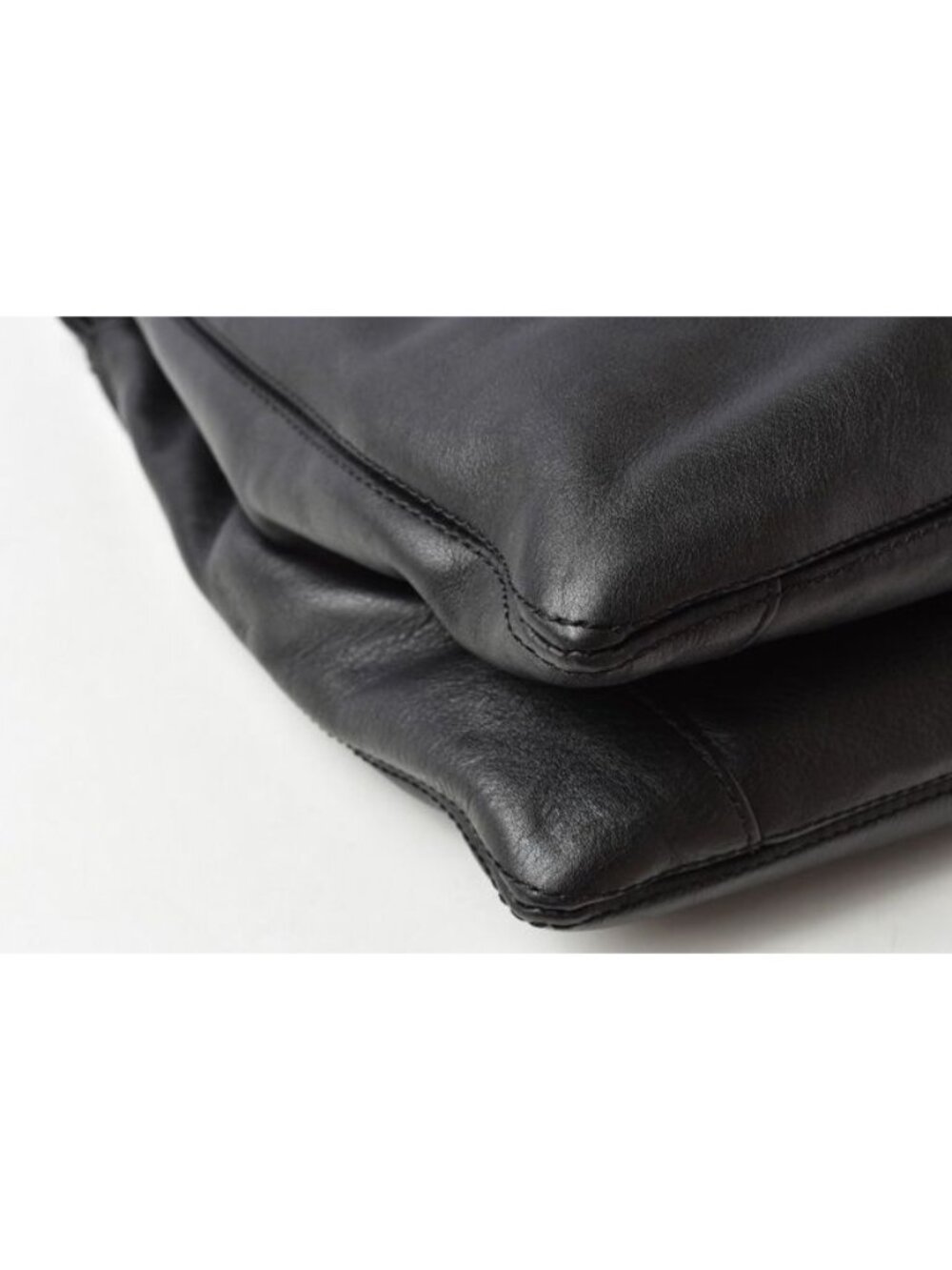 Chanel Tote A4 Lamb Leather Black - Picture 4 of 9